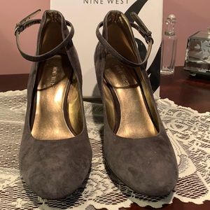 Nine West - Gray. Size 9
